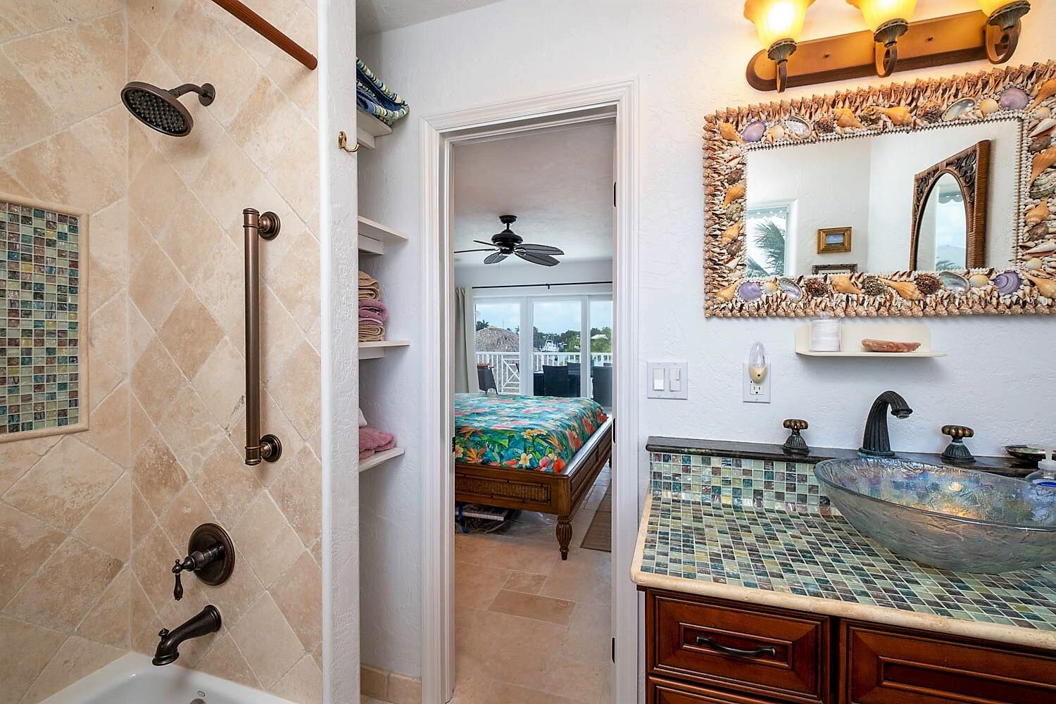 335 Calzada De Bougainvillea