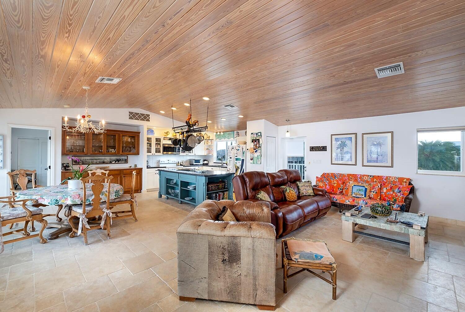 335 Calzada De Bougainvillea