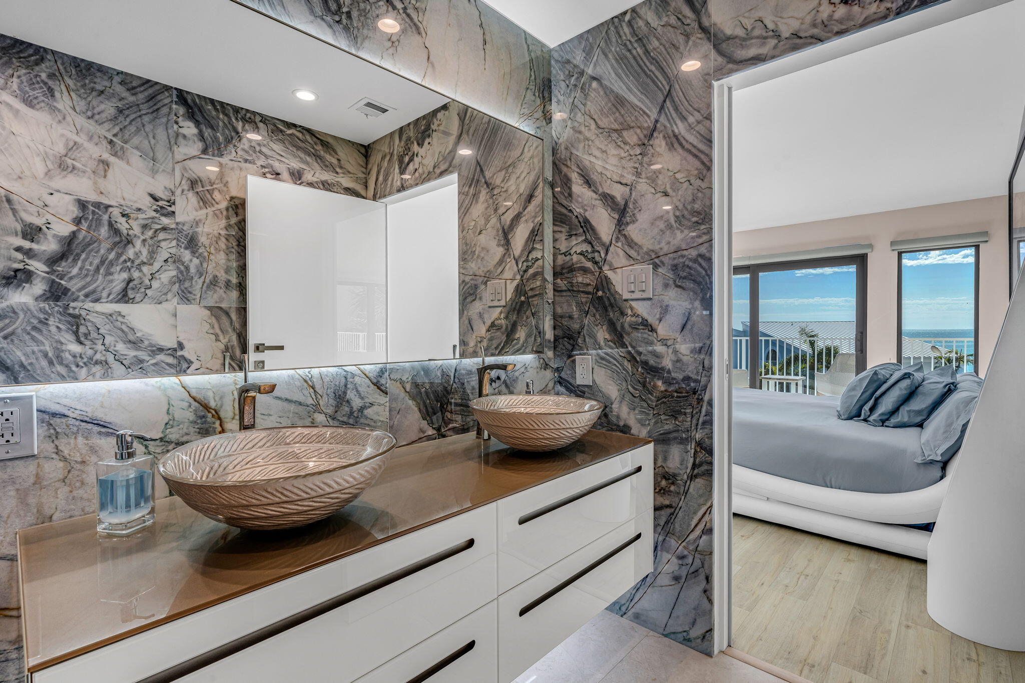 799 W Ocean Drive Unit: 301