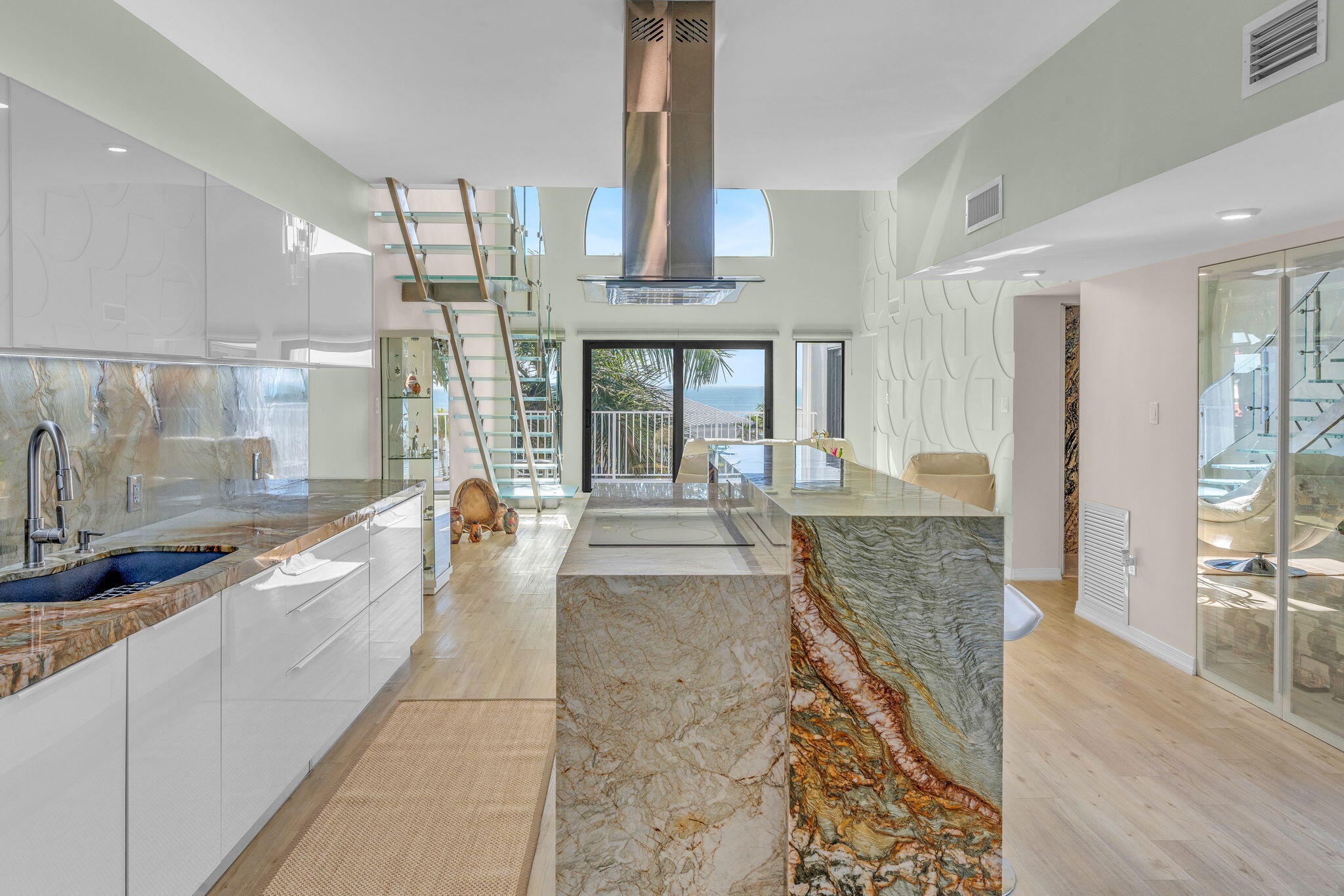 799 W Ocean Drive Unit: 301