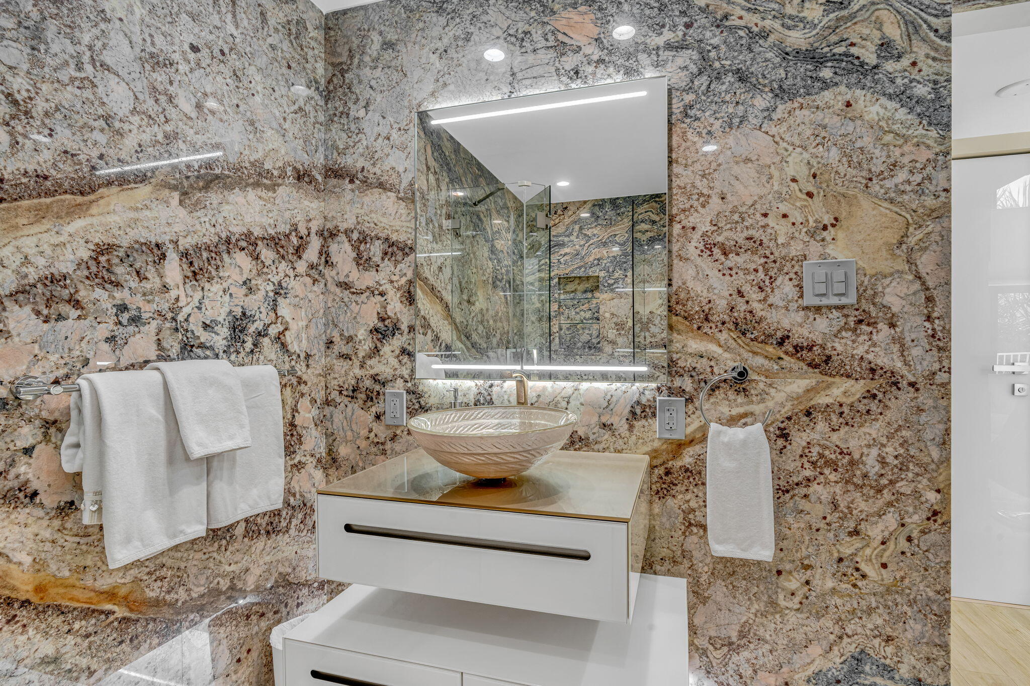 799 W Ocean Drive Unit: 301