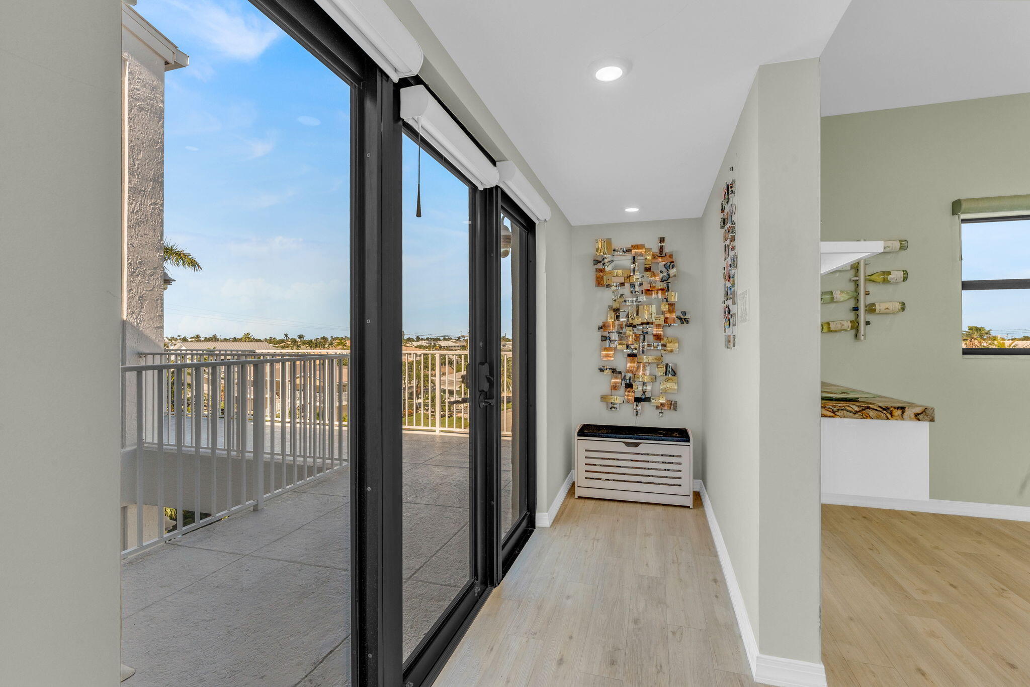 799 W Ocean Drive Unit: 301