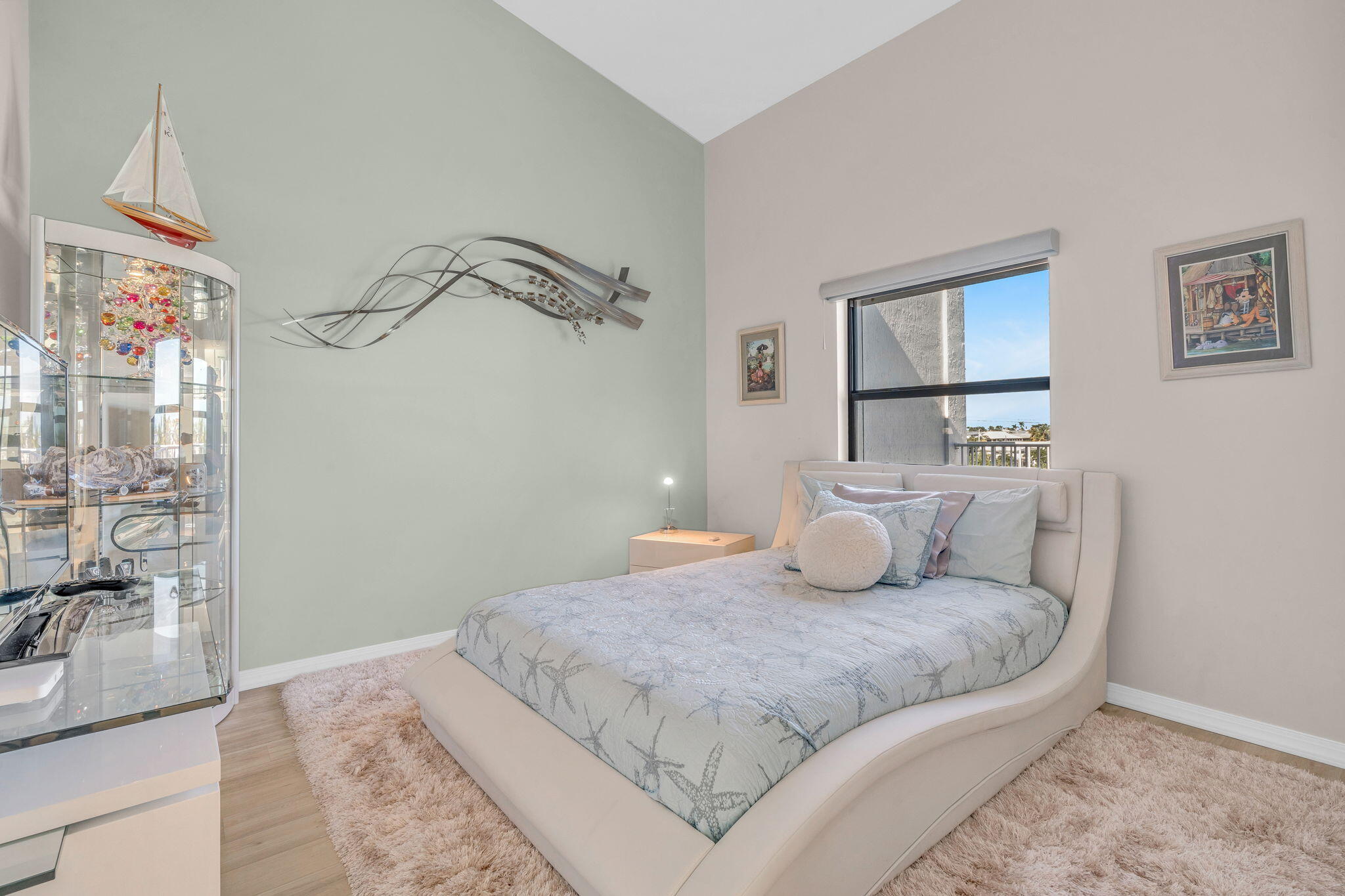 799 W Ocean Drive Unit: 301