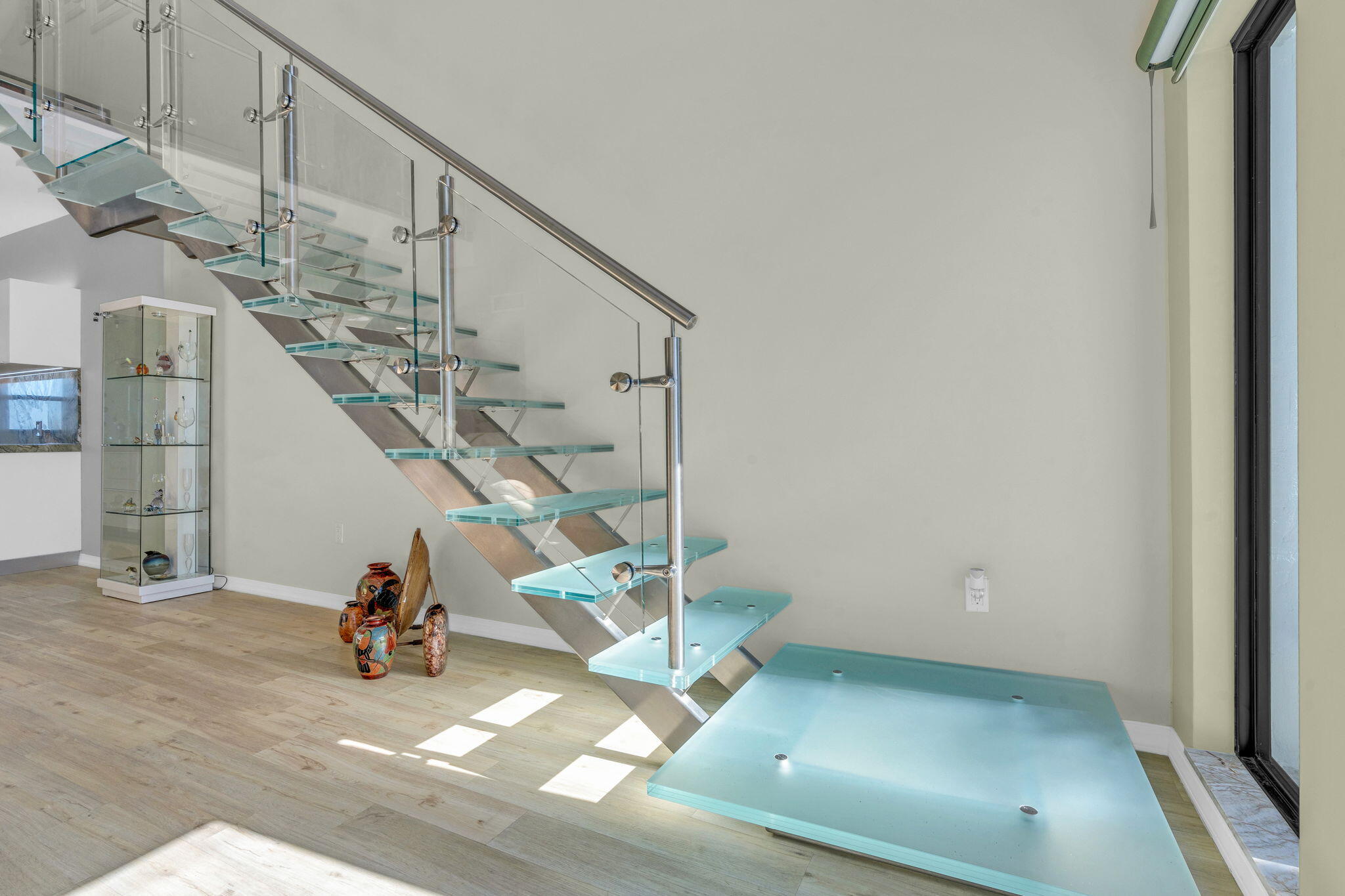 799 W Ocean Drive Unit: 301