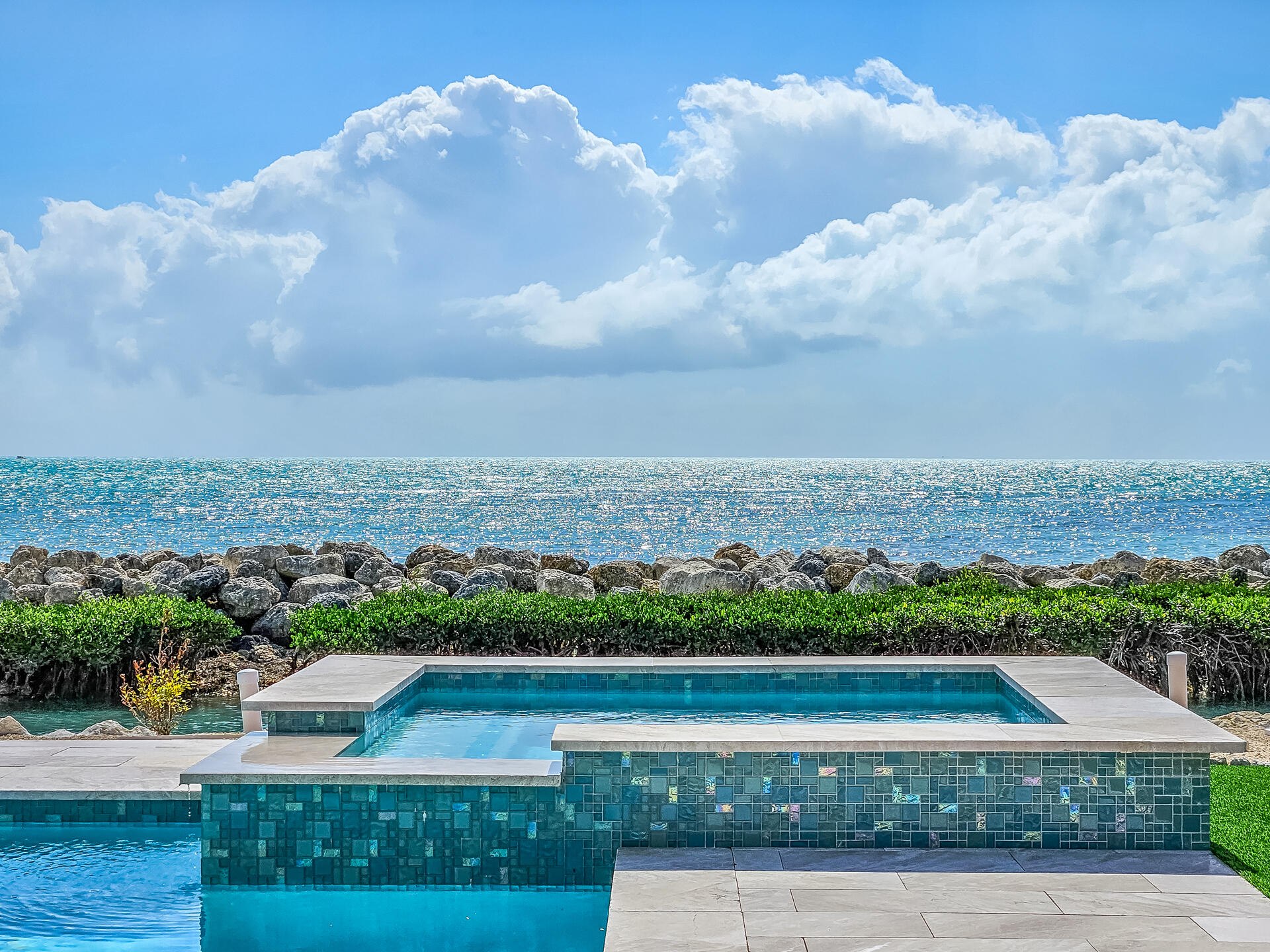 242 W Seaview Circle