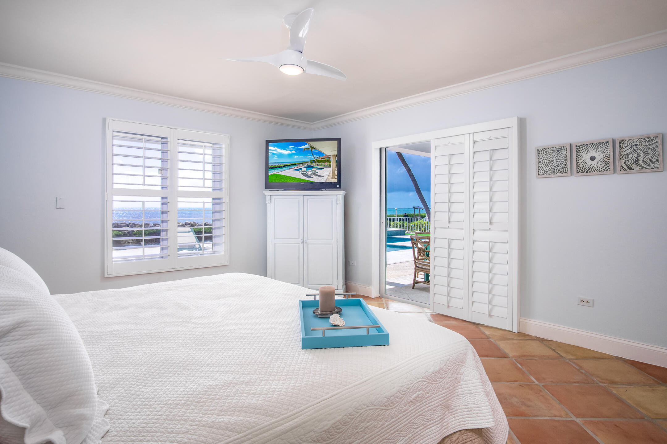 242 W Seaview Circle
