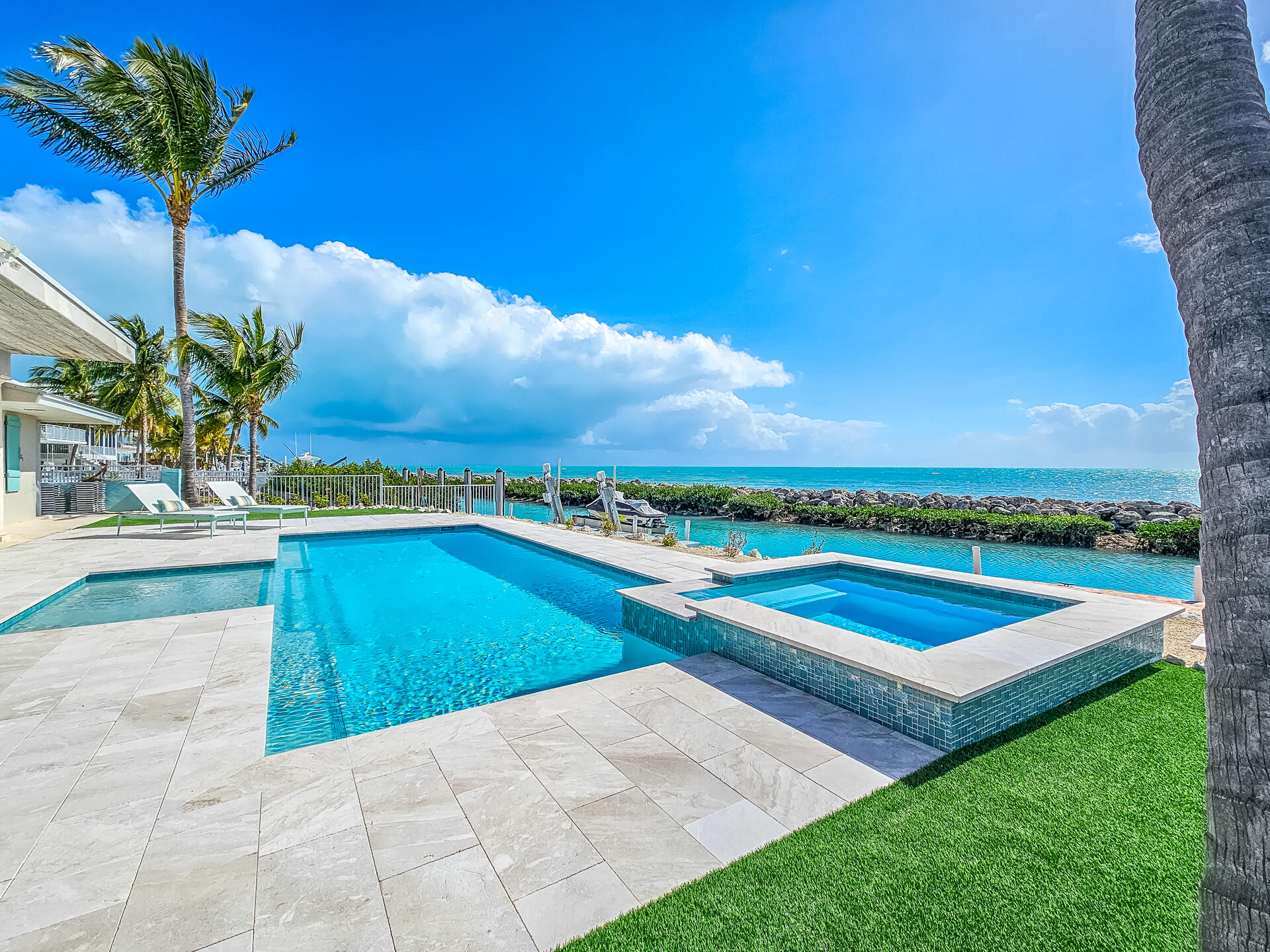 242 W Seaview Circle