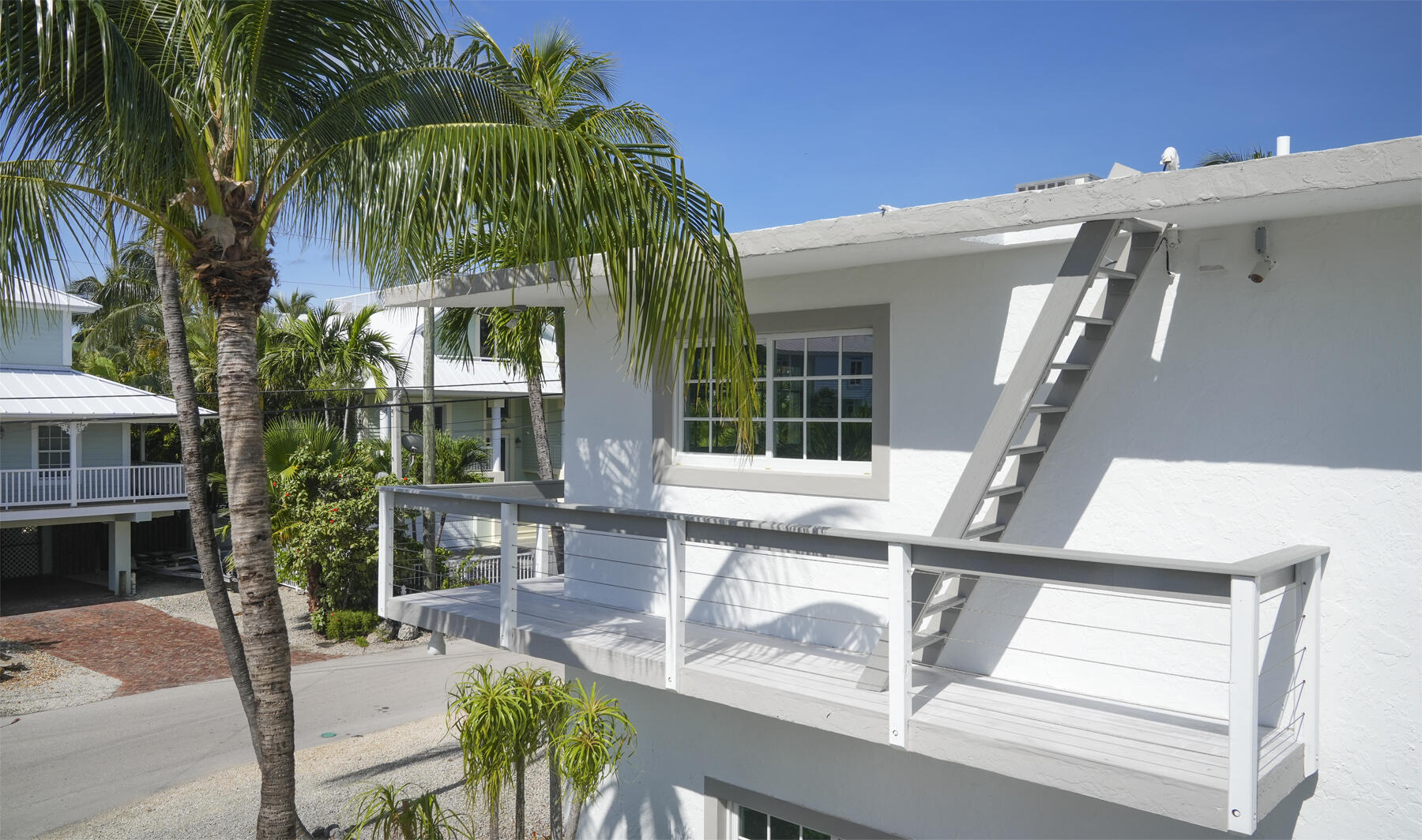 2 North Drive