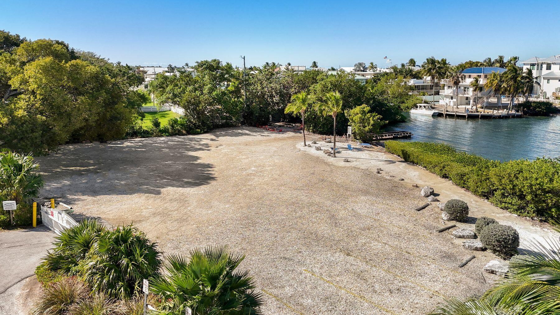 218 S Coconut Palm Boulevard