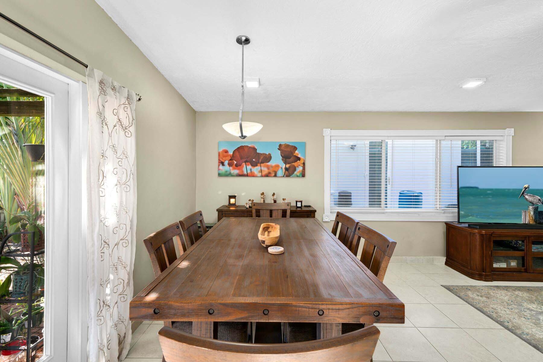218 S Coconut Palm Boulevard
