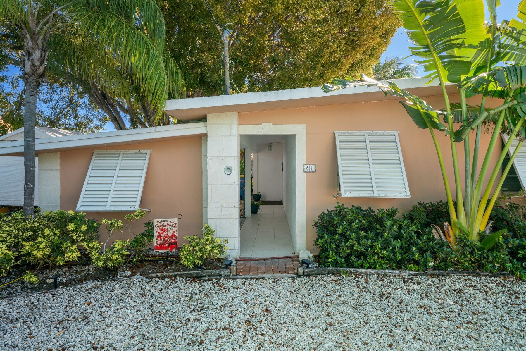 218 S Coconut Palm Boulevard