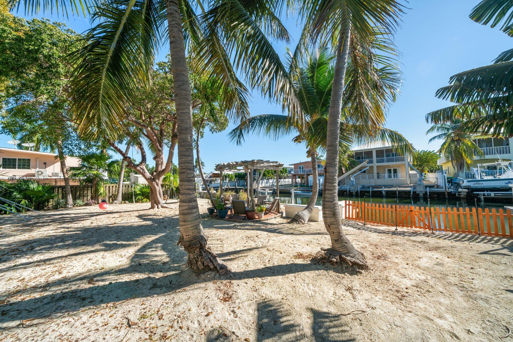 218 S Coconut Palm Boulevard