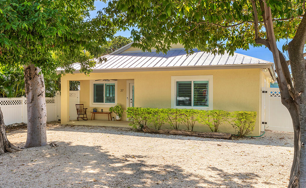 37 Bonefish Avenue