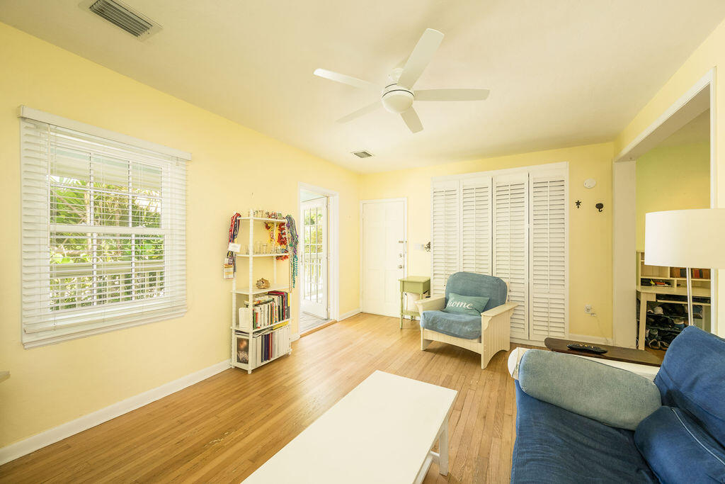 812 South Street Unit: 4