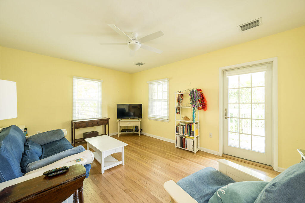 812 South Street Unit: 4