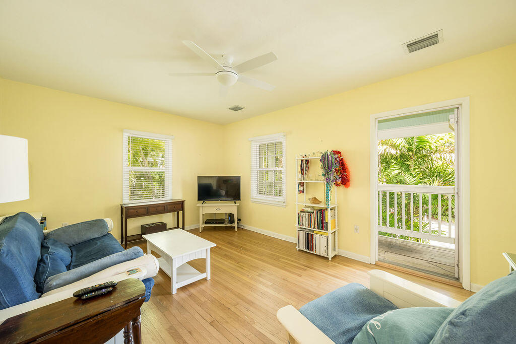 812 South Street Unit: 4