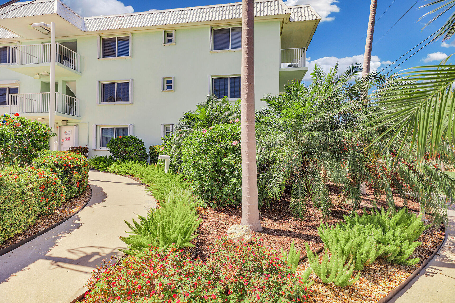 1101 W Ocean Drive Unit: 14
