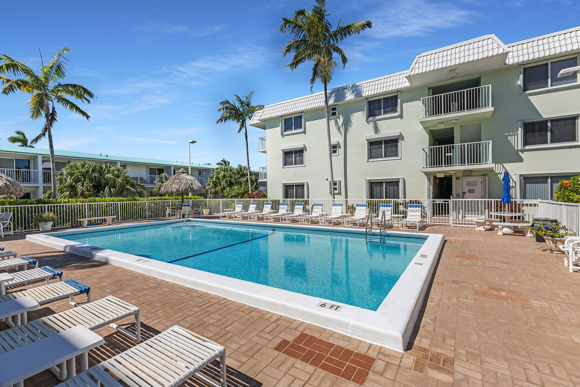 1101 W Ocean Drive Unit: 14