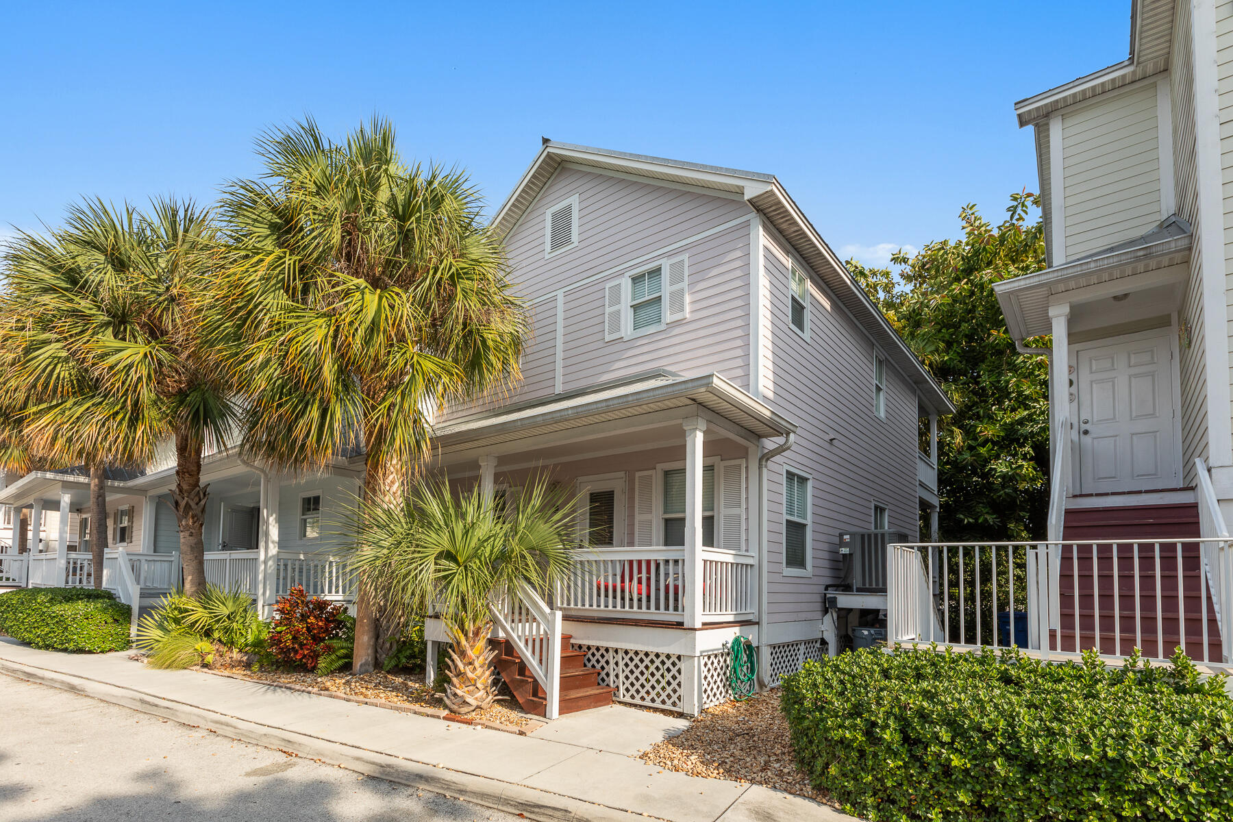 41 Coral Way