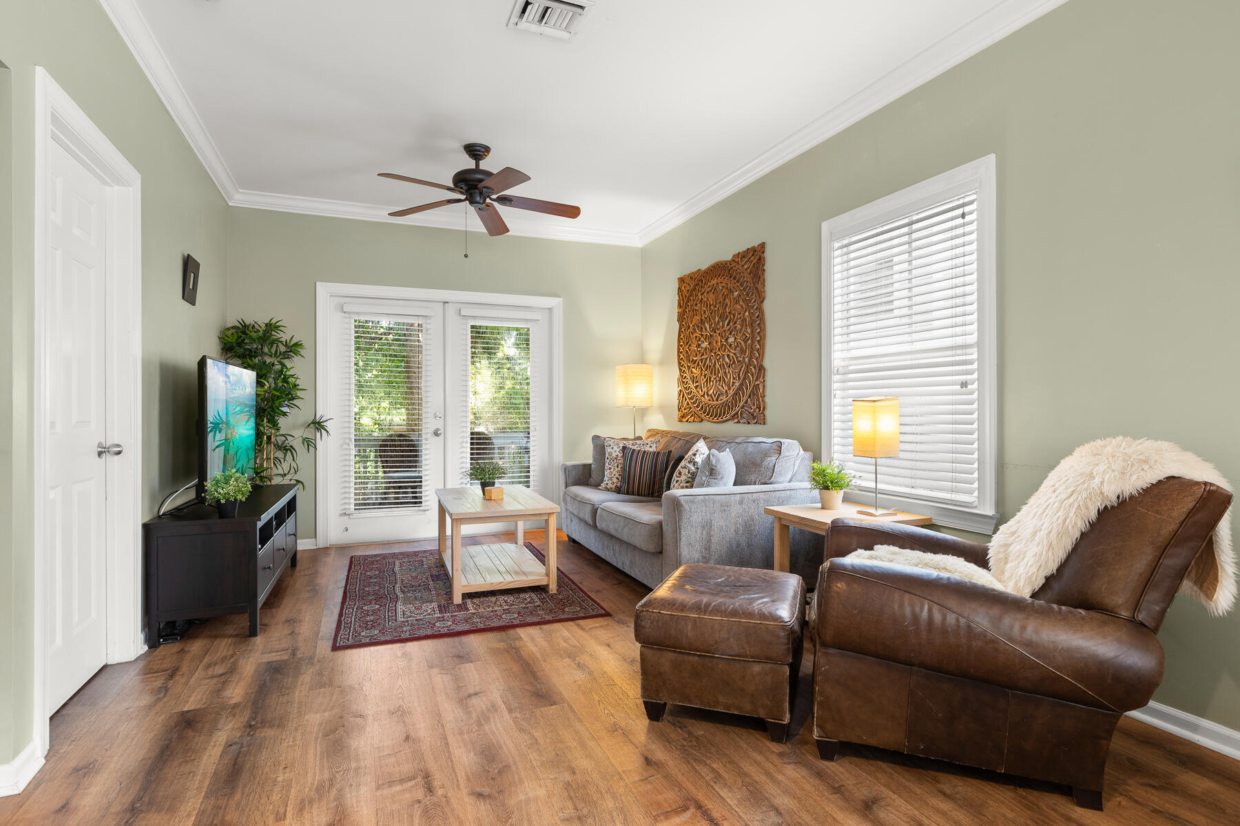 41 Coral Way