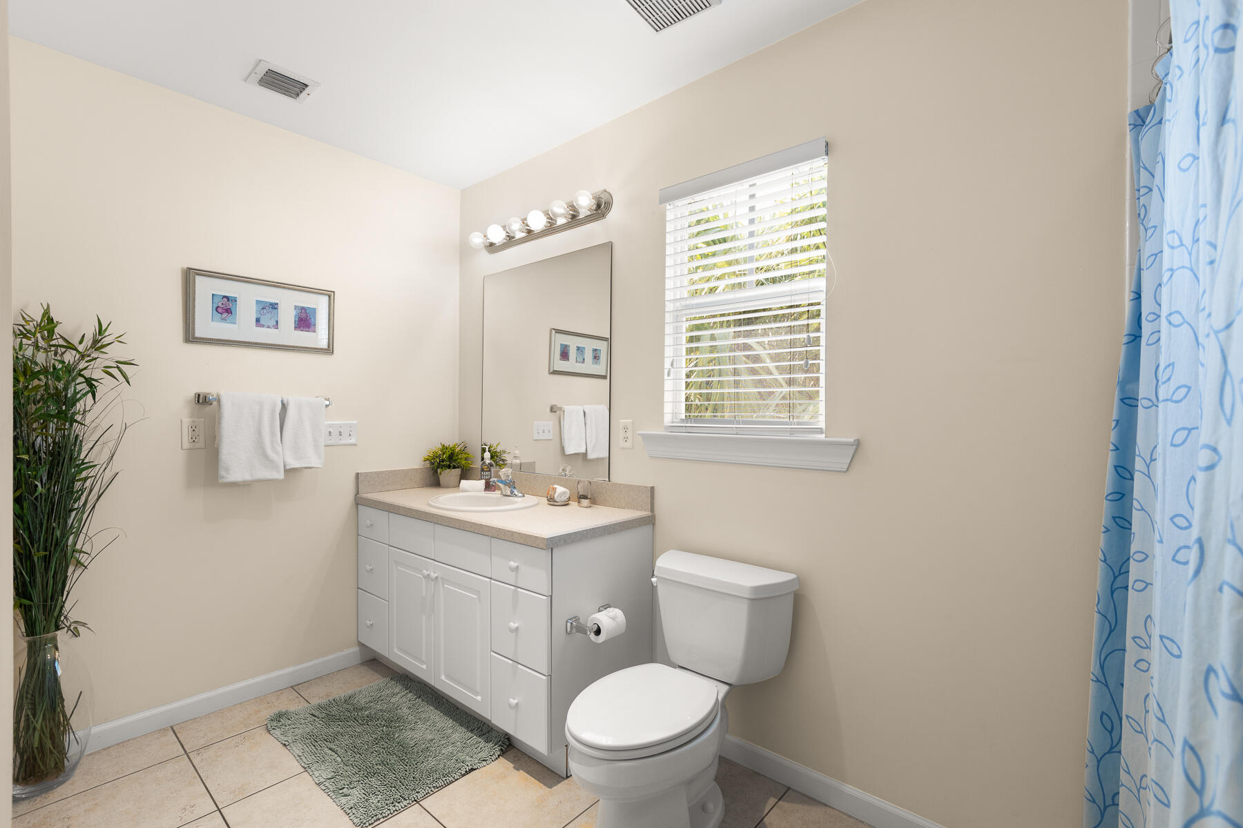 41 Coral Way