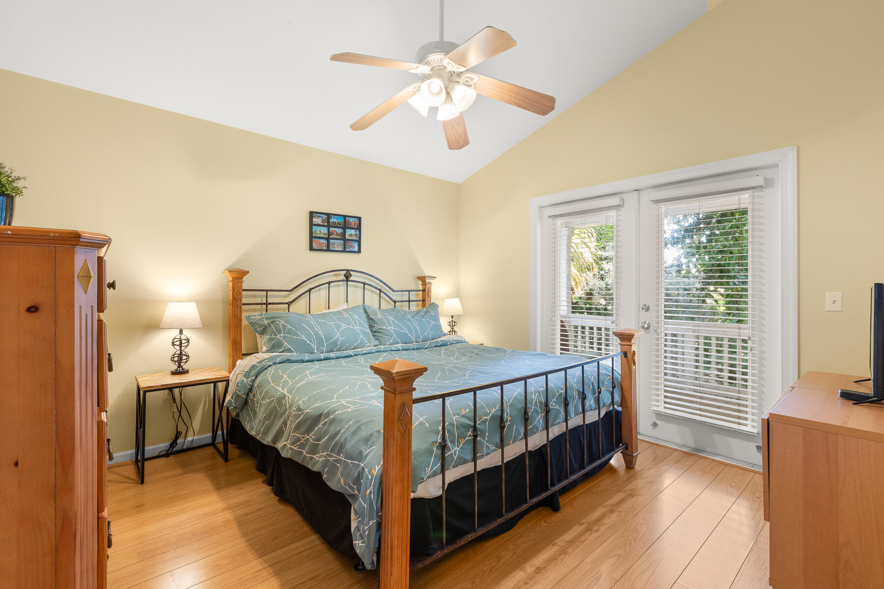 41 Coral Way