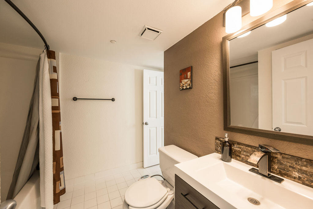 3675 Seaside Drive Unit: 440