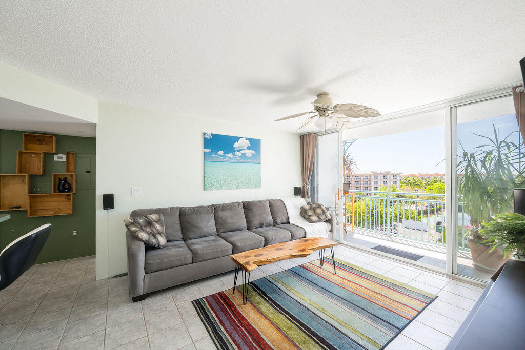 3675 Seaside Drive Unit: 440