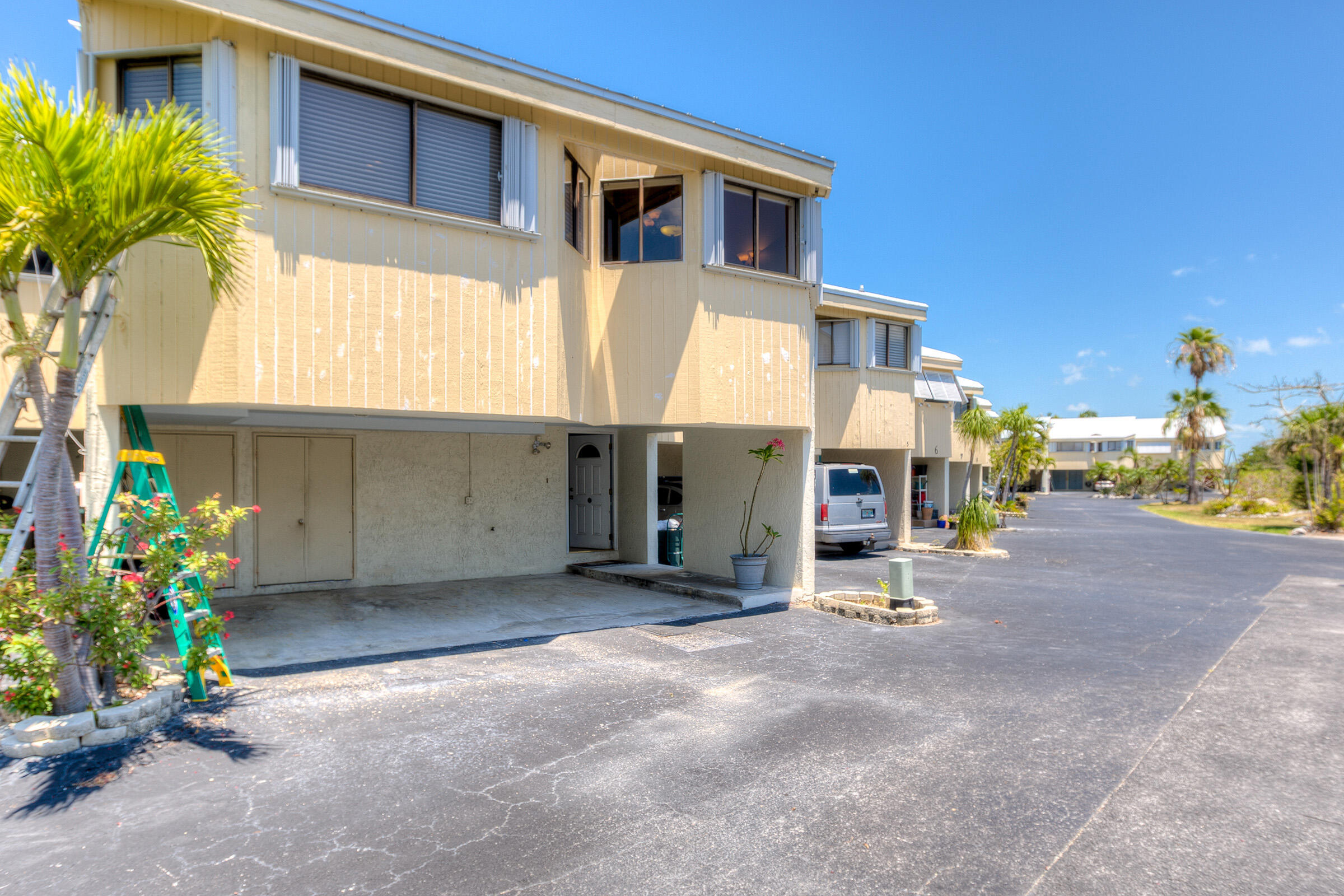 24 Jade Drive Unit: 4