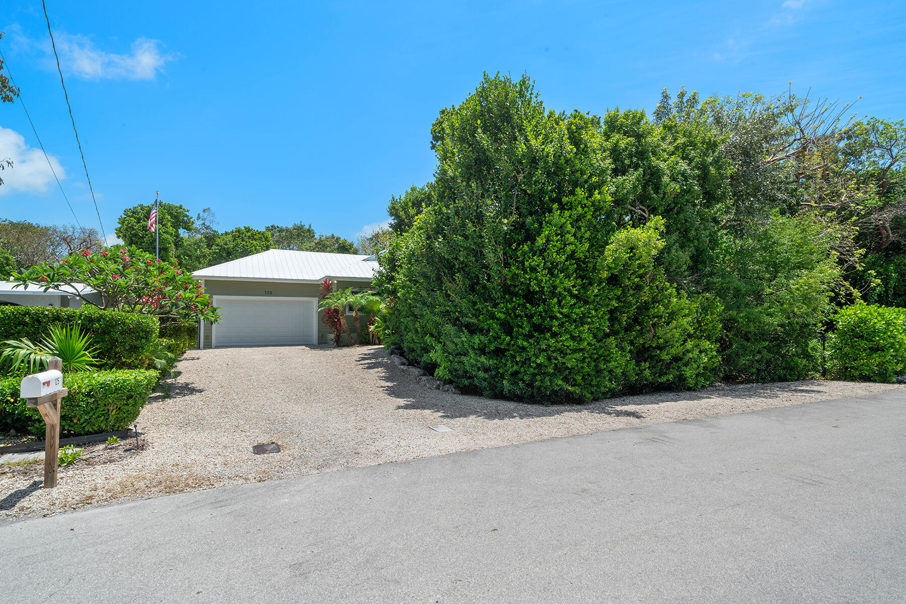 125 N Hammock Road
