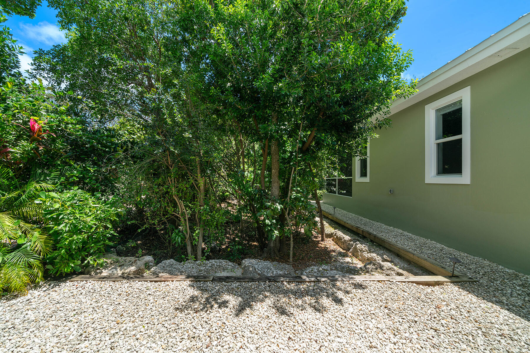 125 N Hammock Road