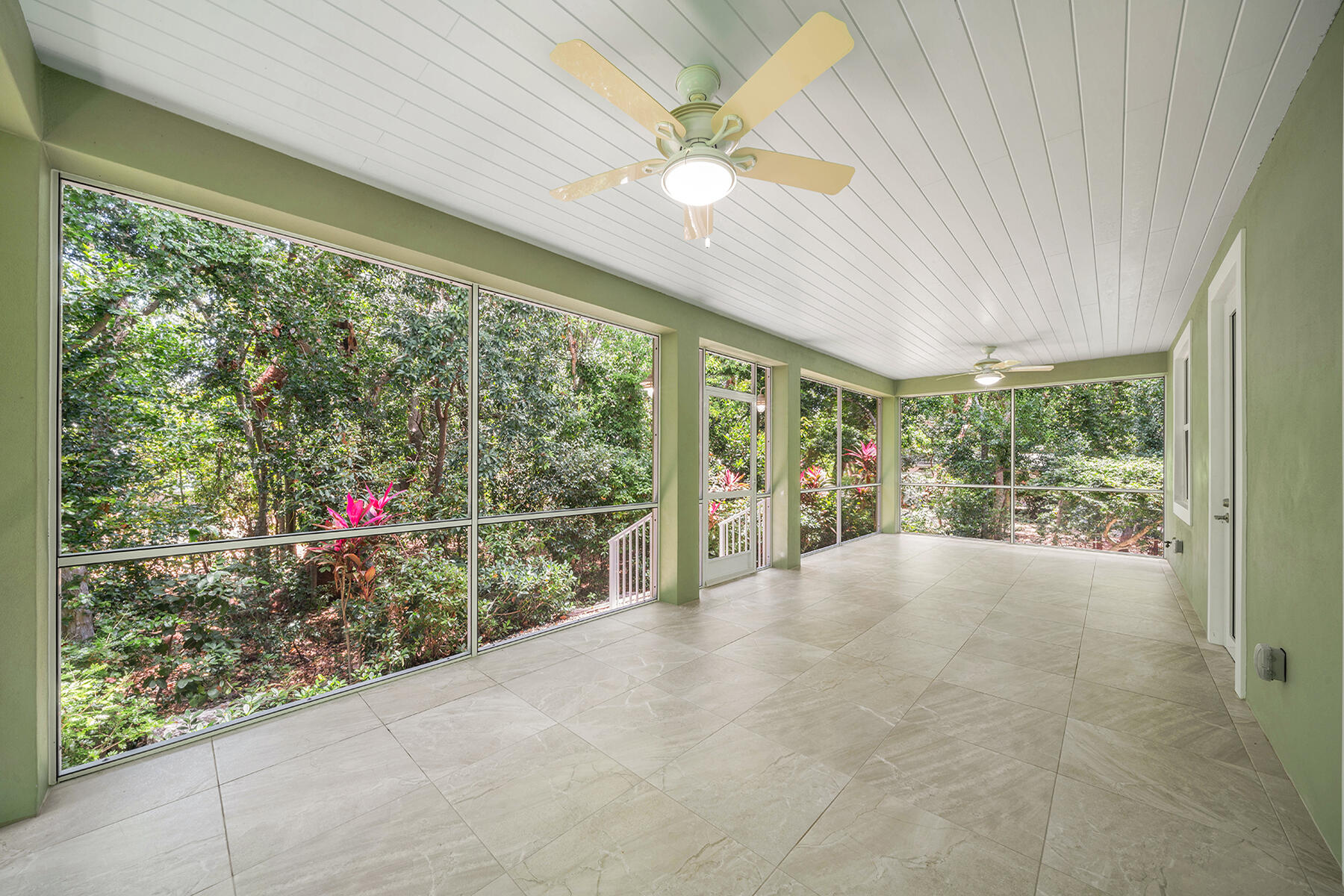 125 N Hammock Road
