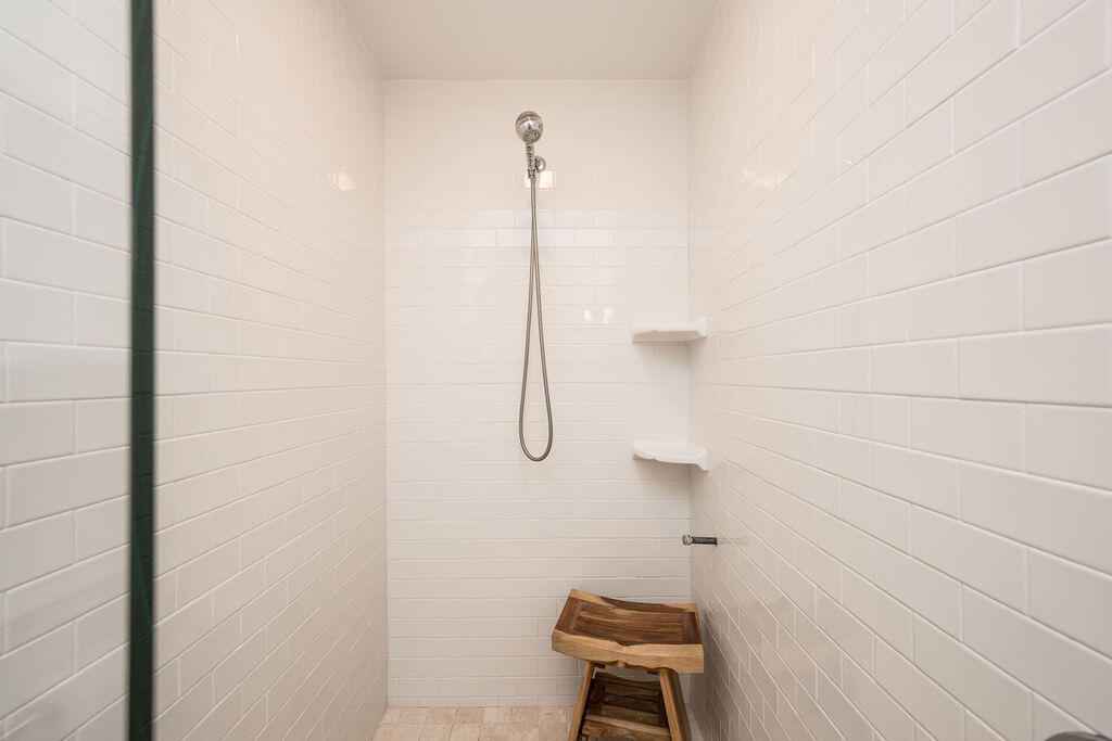 526 William Street Unit: 1