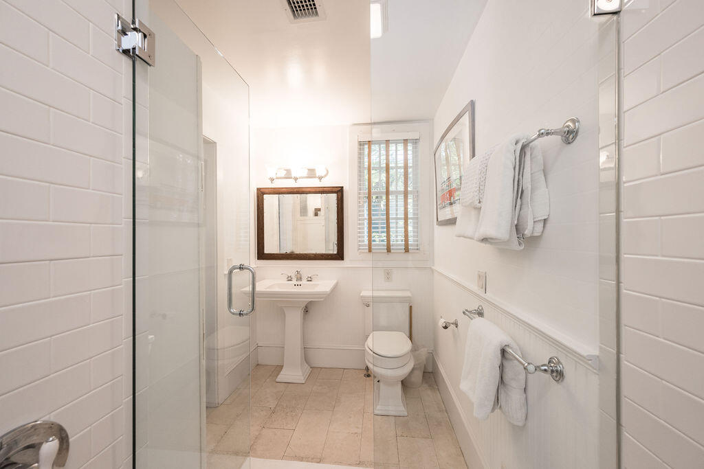 526 William Street Unit: 1