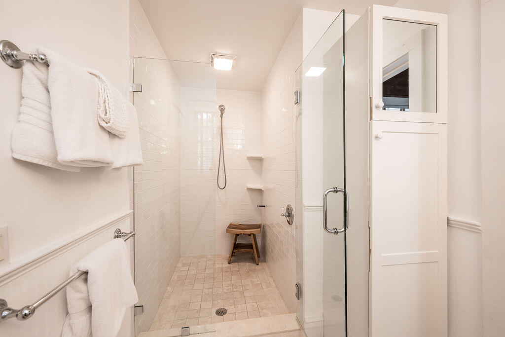 526 William Street Unit: 1