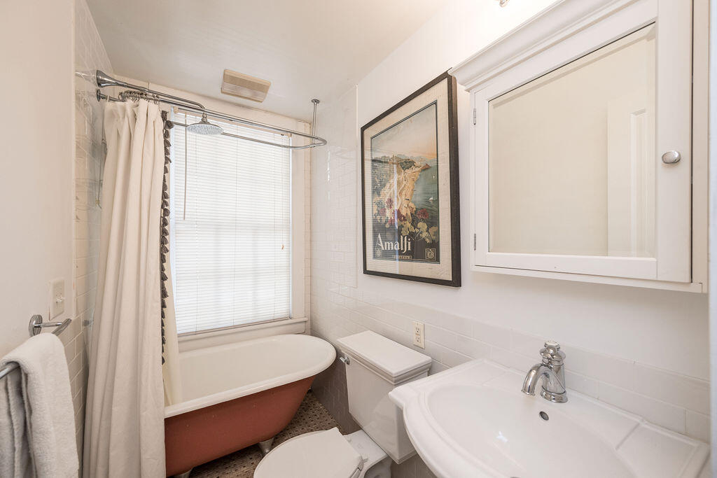 526 William Street Unit: 1