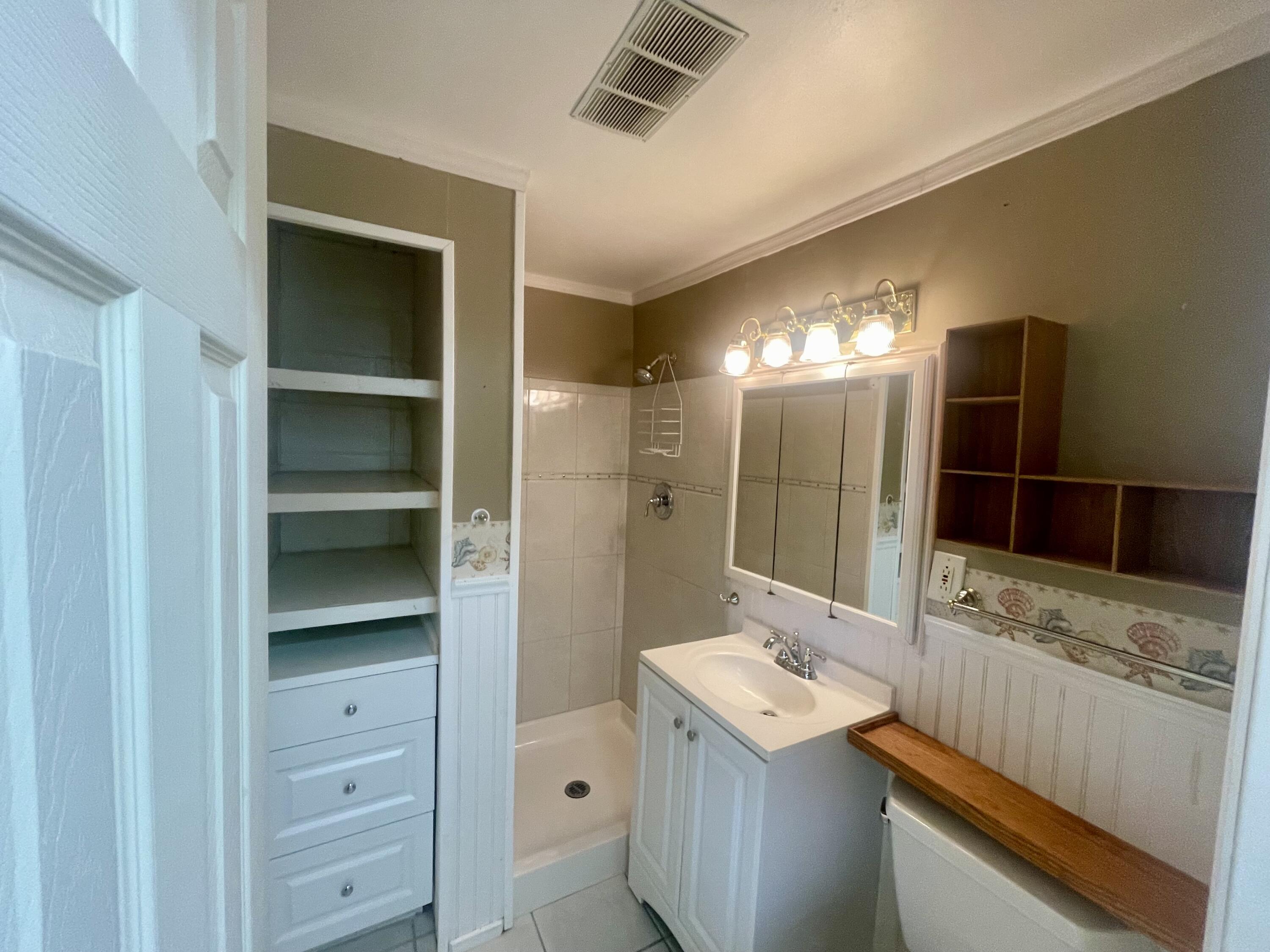 25 Sadowski Causeway