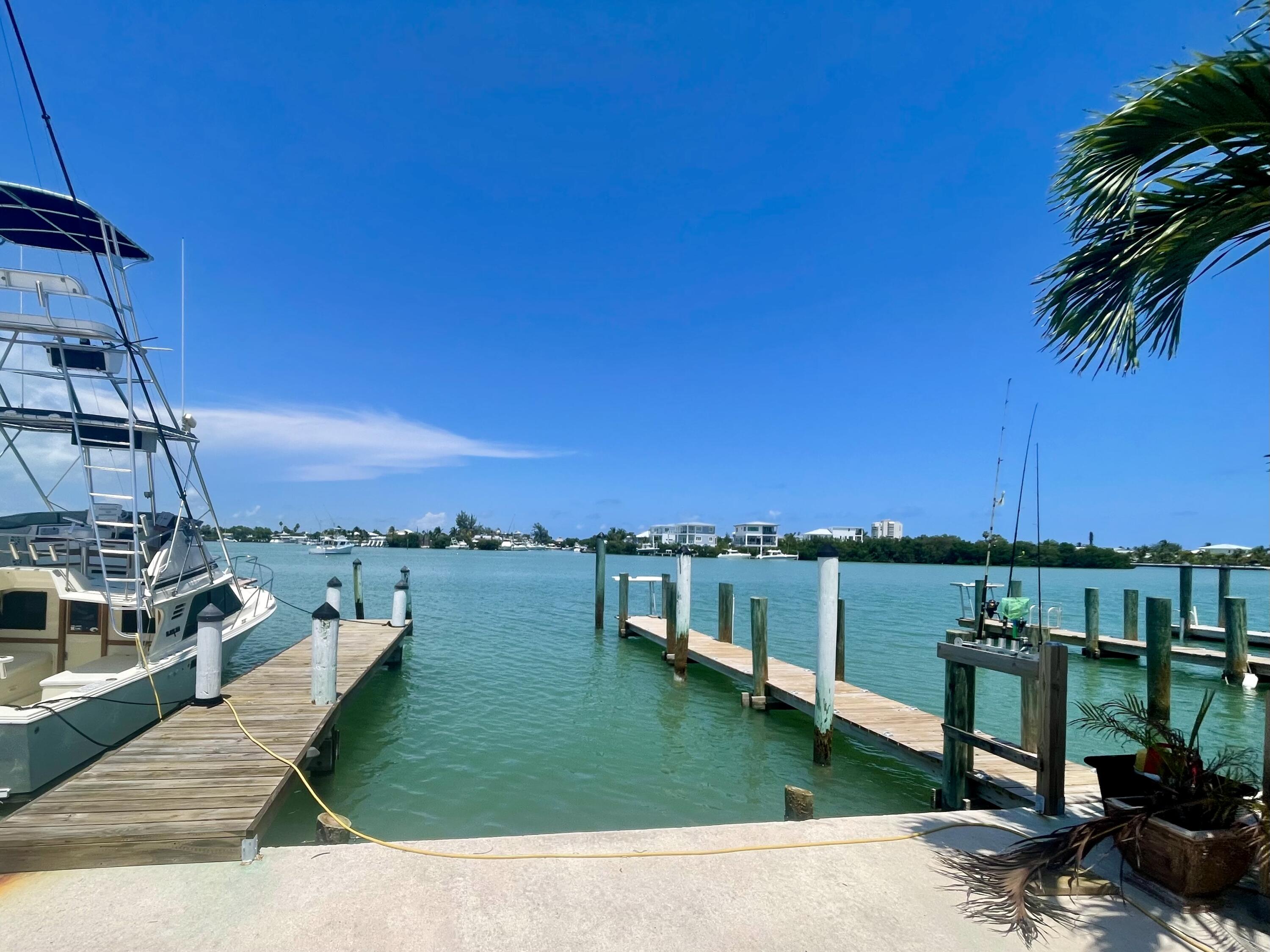 25 Sadowski Causeway