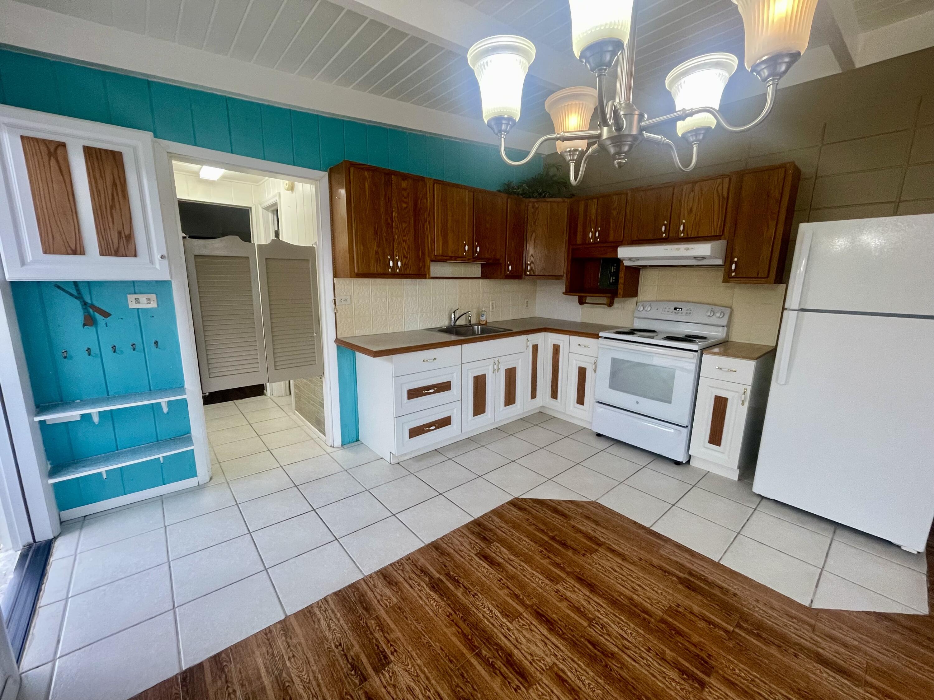 25 Sadowski Causeway