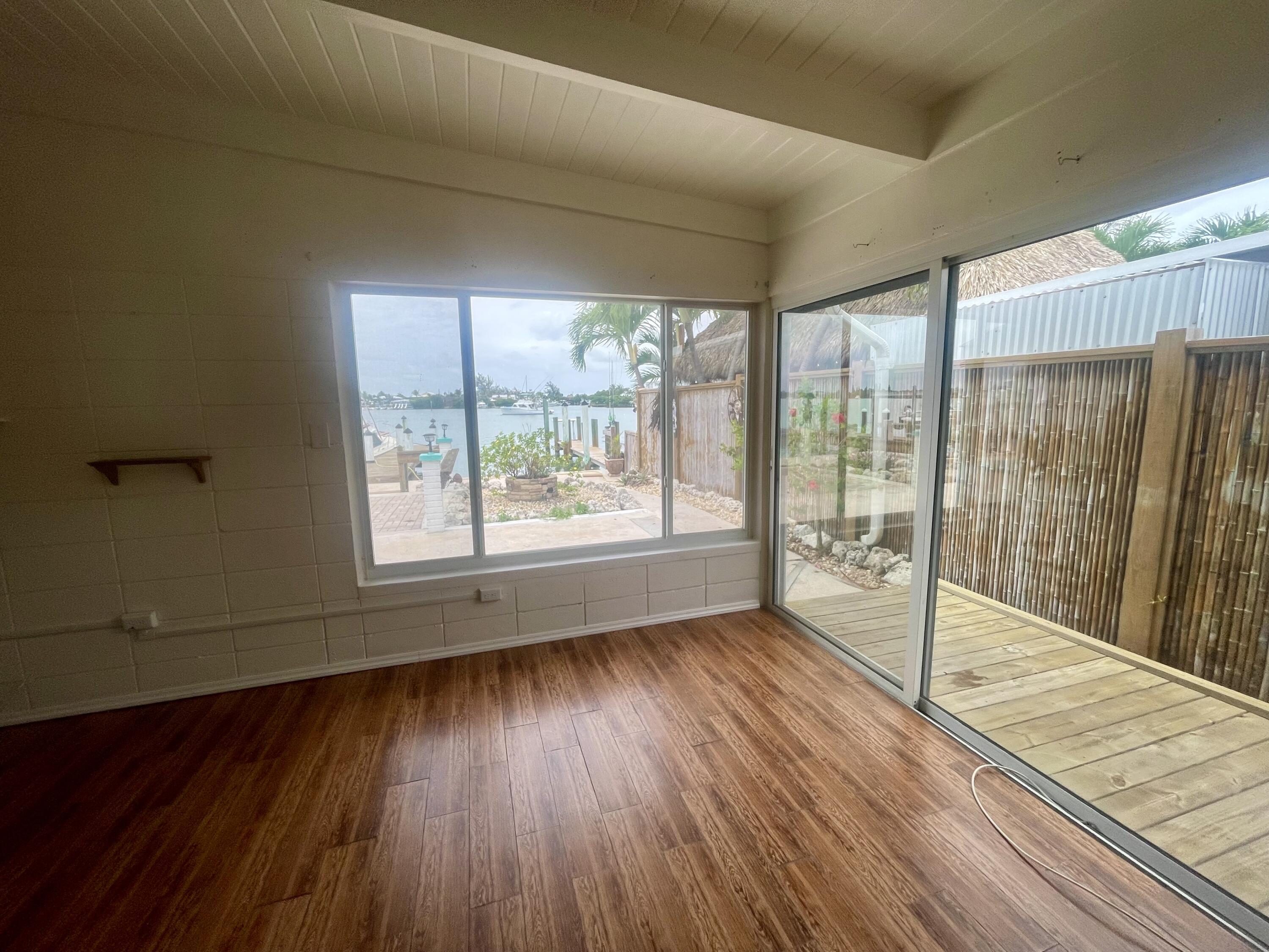 25 Sadowski Causeway