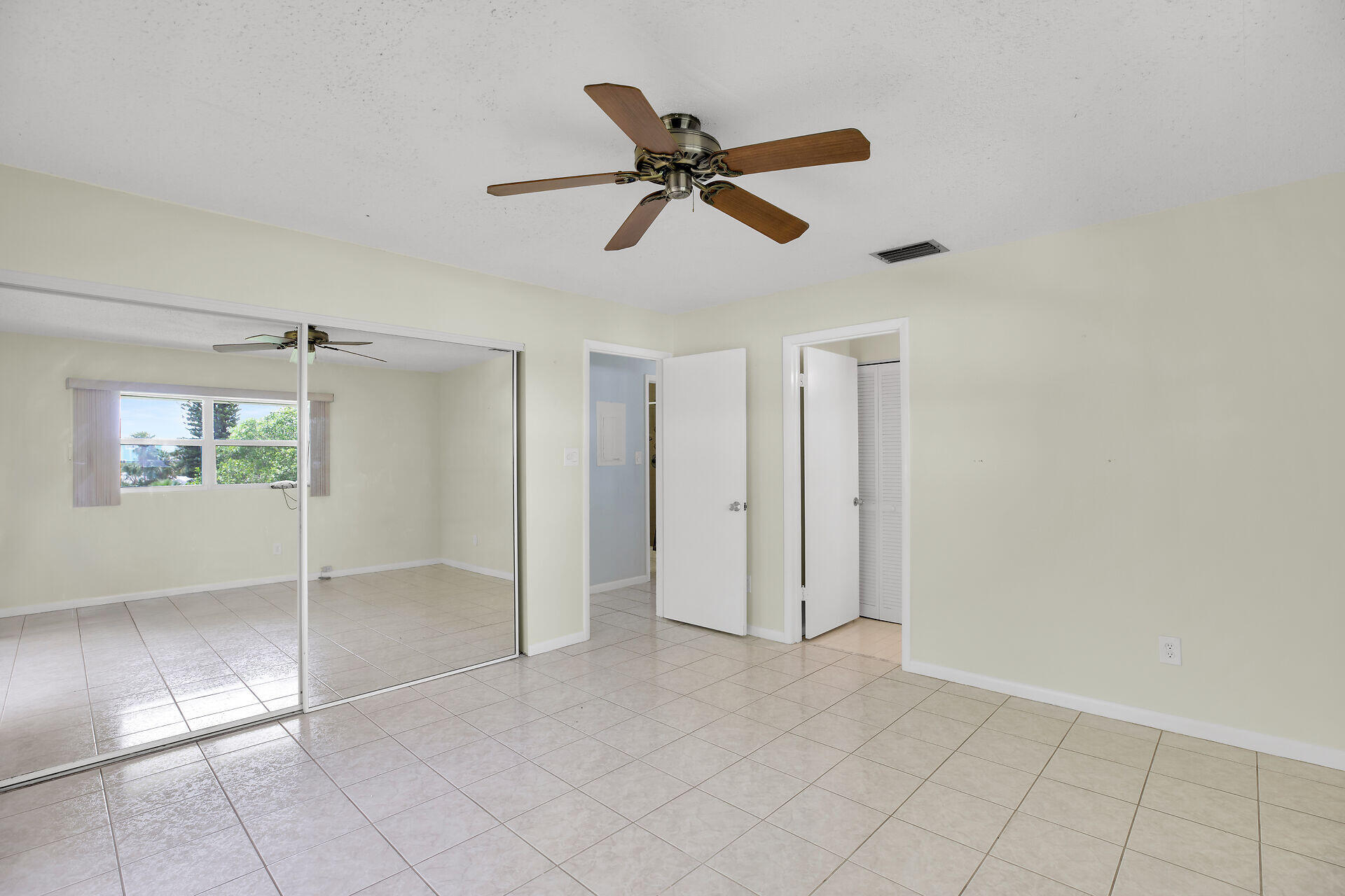 308 Calzada De Bougainvillea