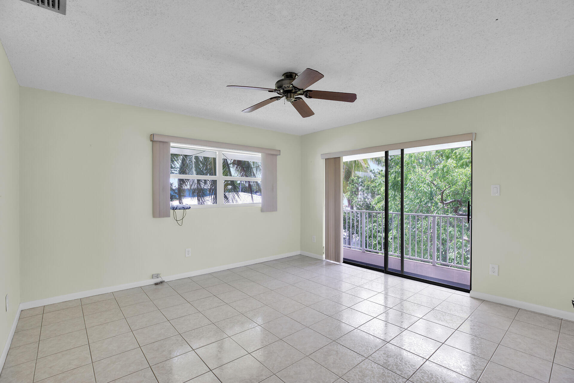 308 Calzada De Bougainvillea