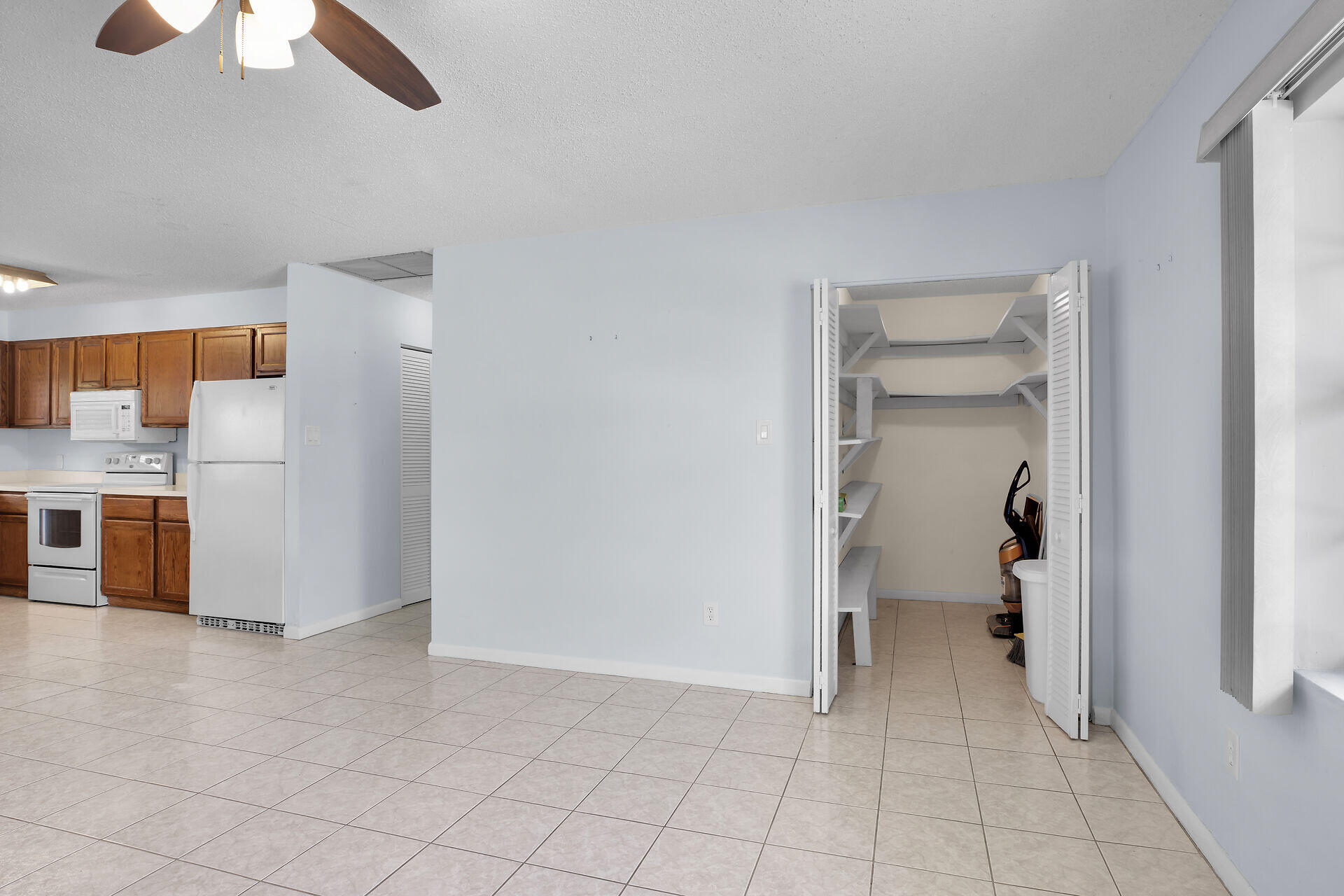 308 Calzada De Bougainvillea