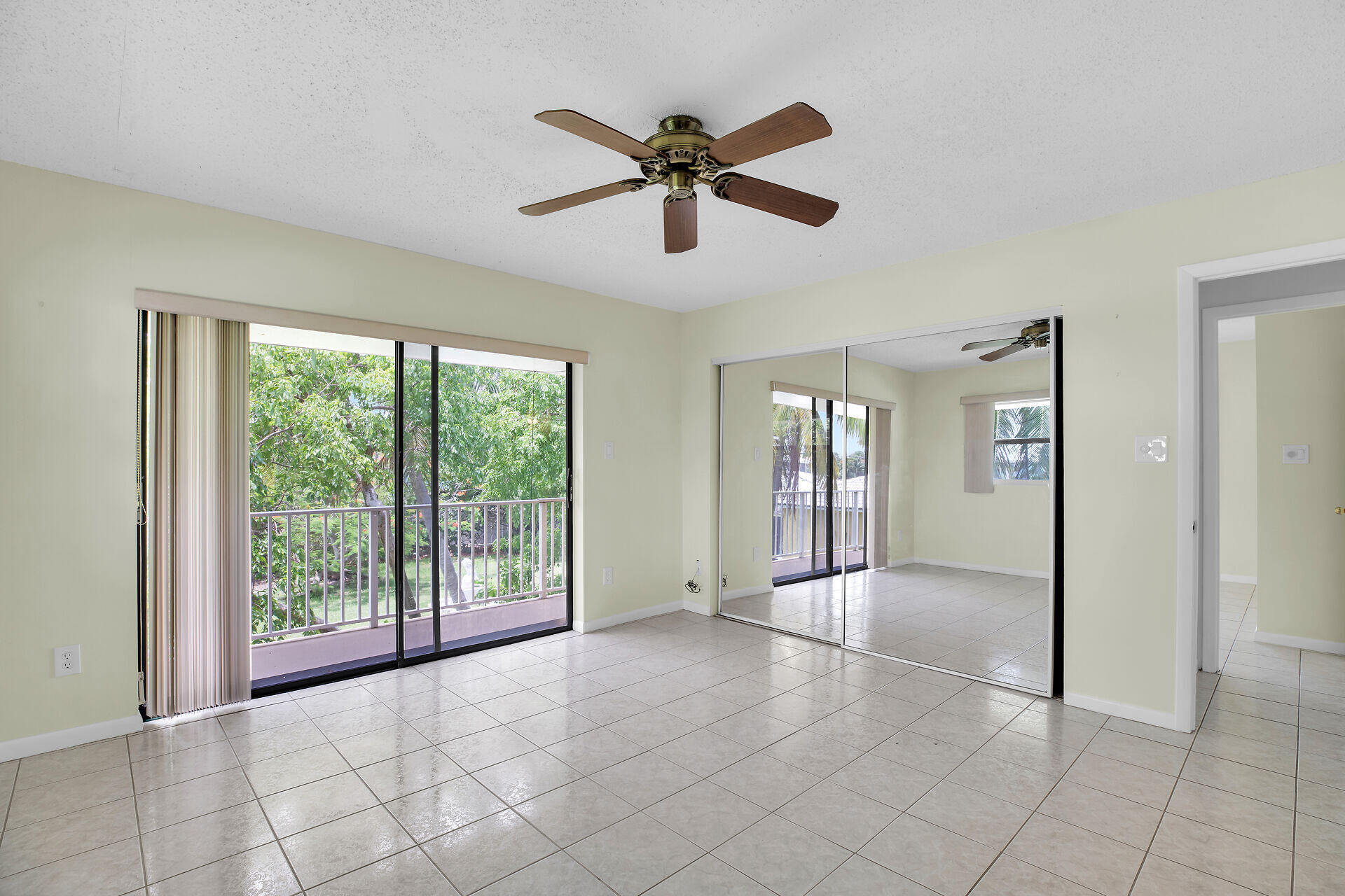 308 Calzada De Bougainvillea