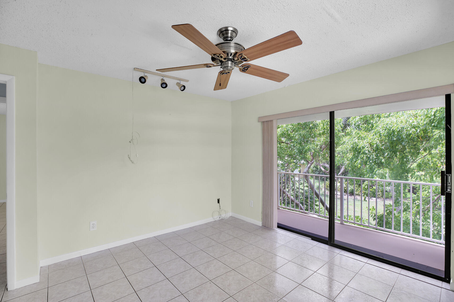 308 Calzada De Bougainvillea