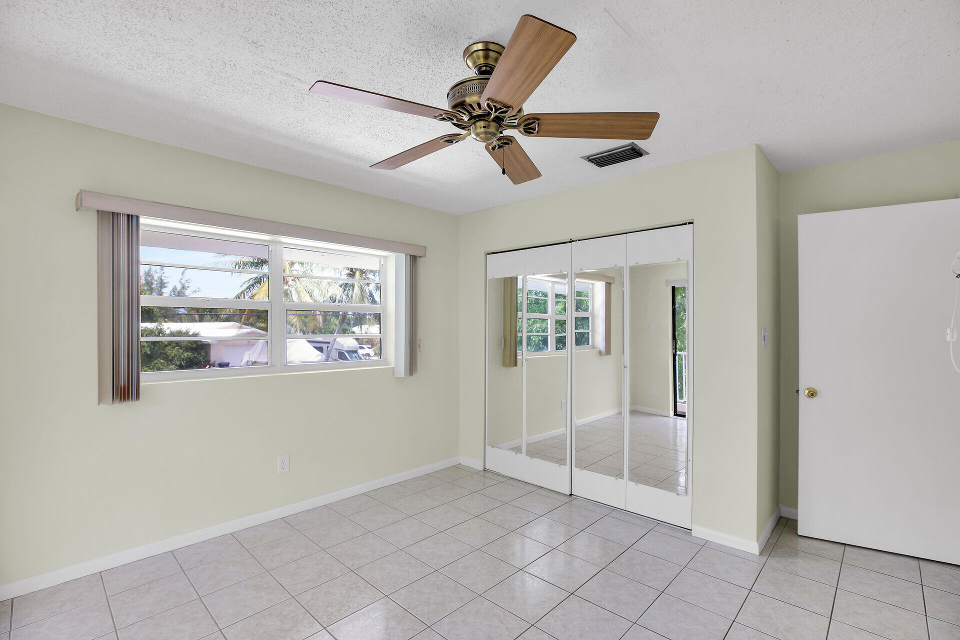 308 Calzada De Bougainvillea