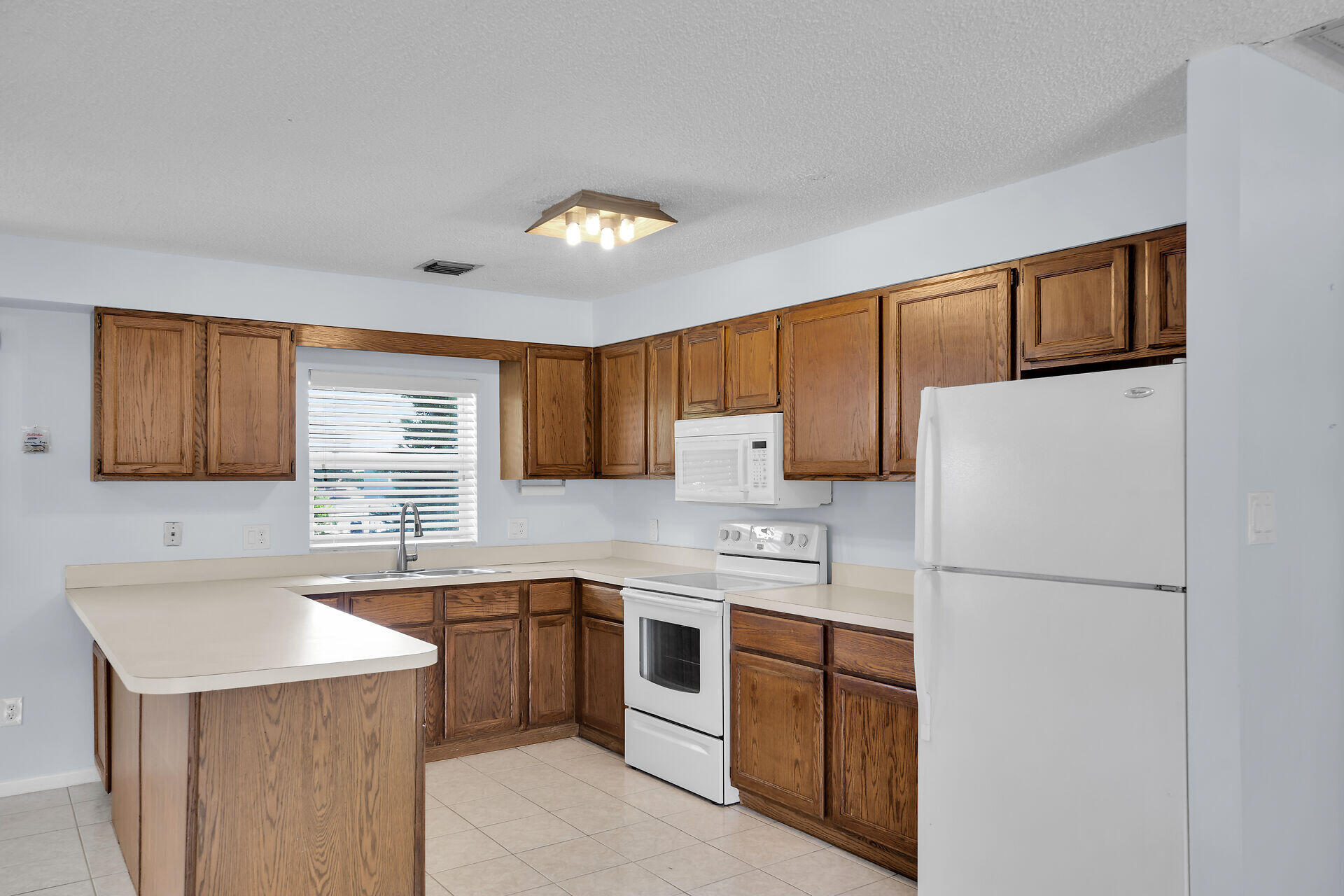 308 Calzada De Bougainvillea