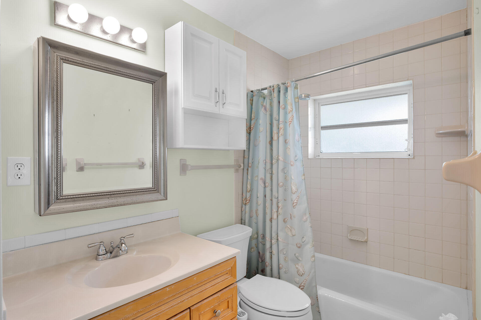 308 Calzada De Bougainvillea