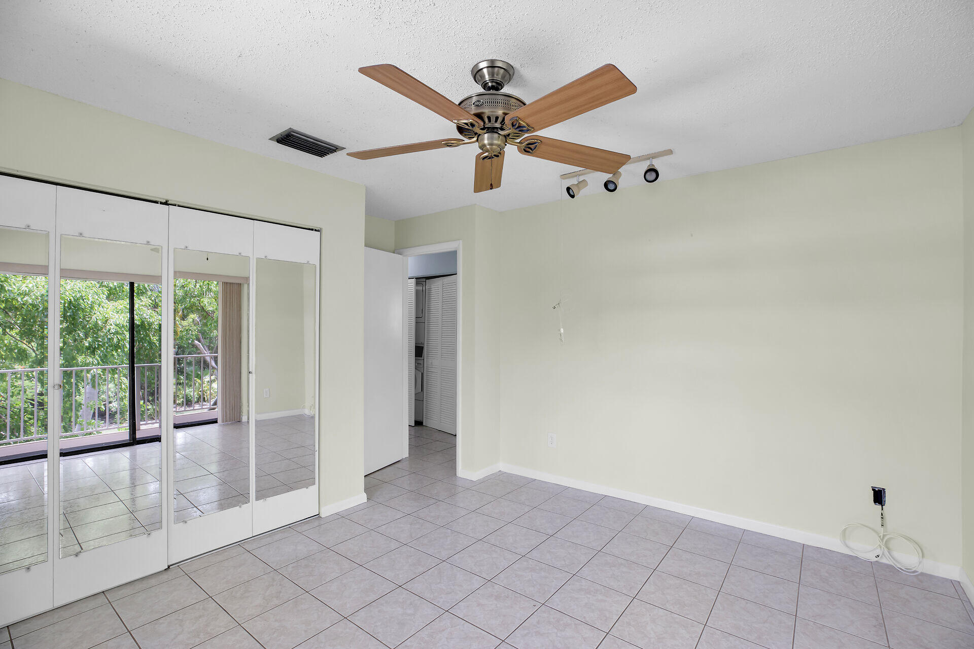 308 Calzada De Bougainvillea