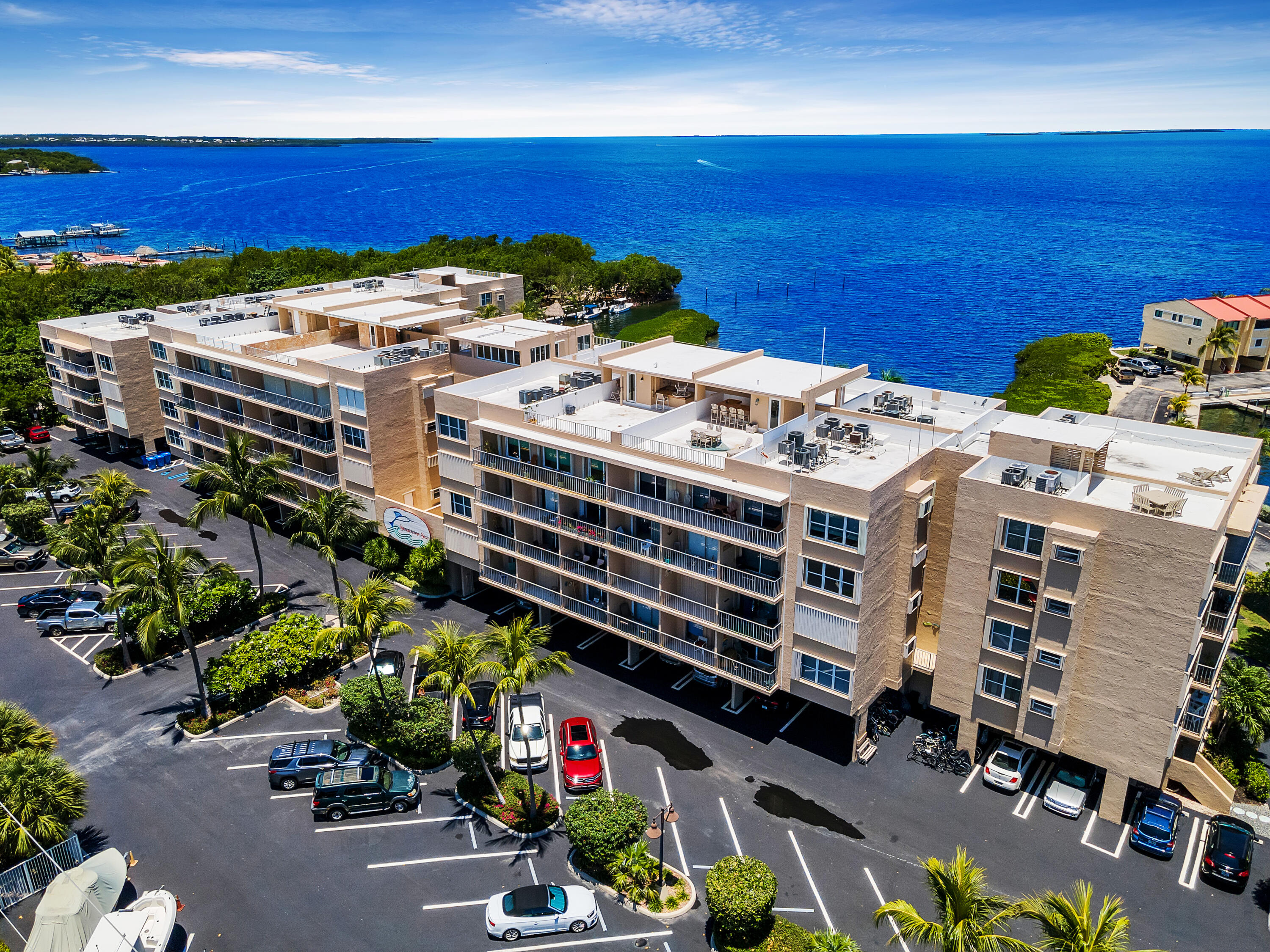 88500 Overseas Highway Unit: 502